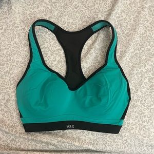 Victoria’s Secret teal 32D sports bra padded with bra clasp